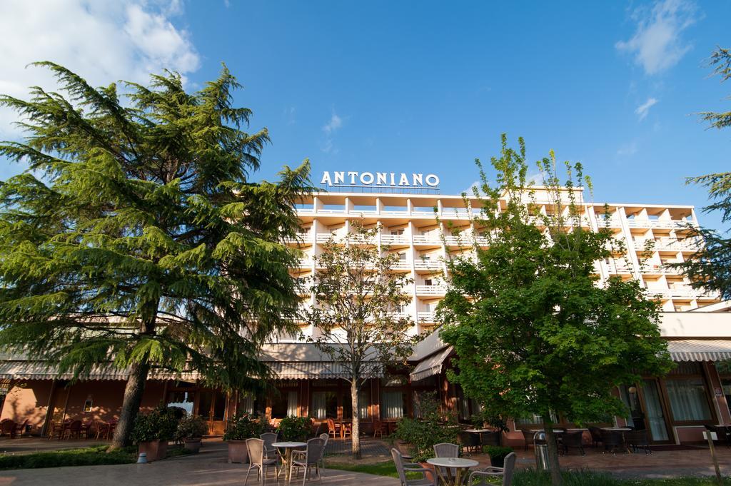 Hotel Terme Antoniano Монтегротто-Терме Экстерьер фото