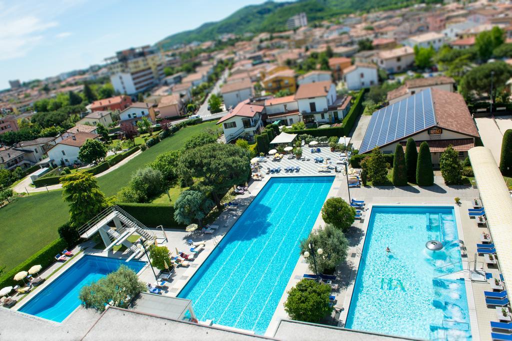 Hotel Terme Antoniano Монтегротто-Терме Экстерьер фото