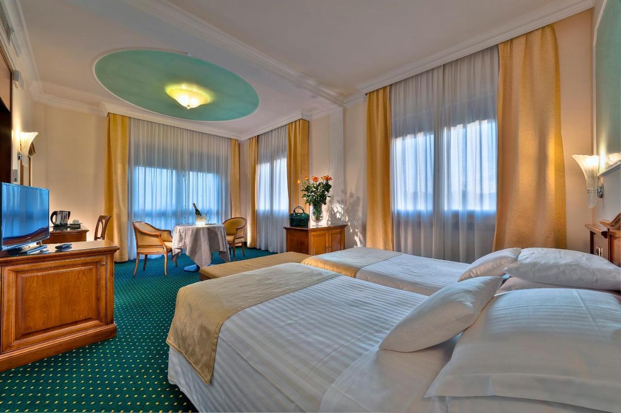 Hotel Terme Antoniano Монтегротто-Терме Экстерьер фото